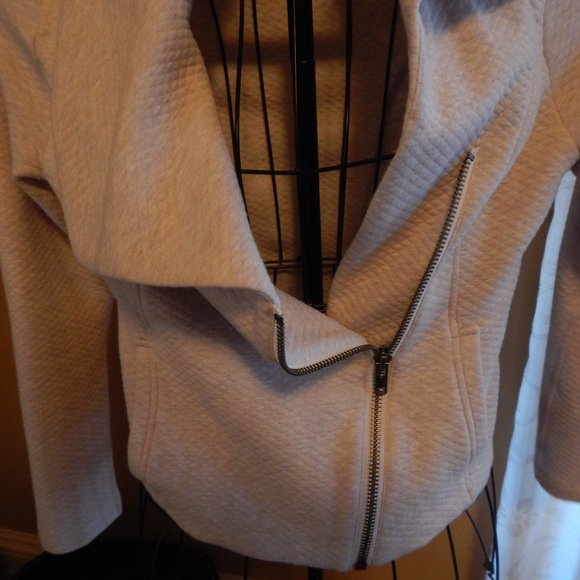 Ladies Cabi Zippered-Front Jacket - Size XS - Long Sleeve - Beige - Picture 5 of 7